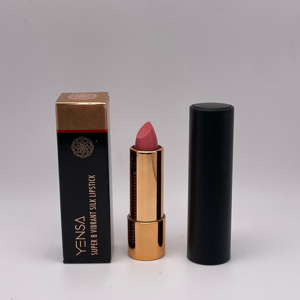 YENSA Super 8 Vibrant Silk Lipstick in “Free Spirit” (Brand New!) 💘